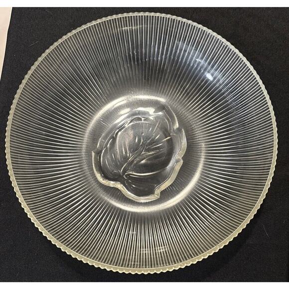 Vintage Clear Ribbed‎ Depression Glass Serving Bowl Etched Center Leaf Design - Picture 1 of 5